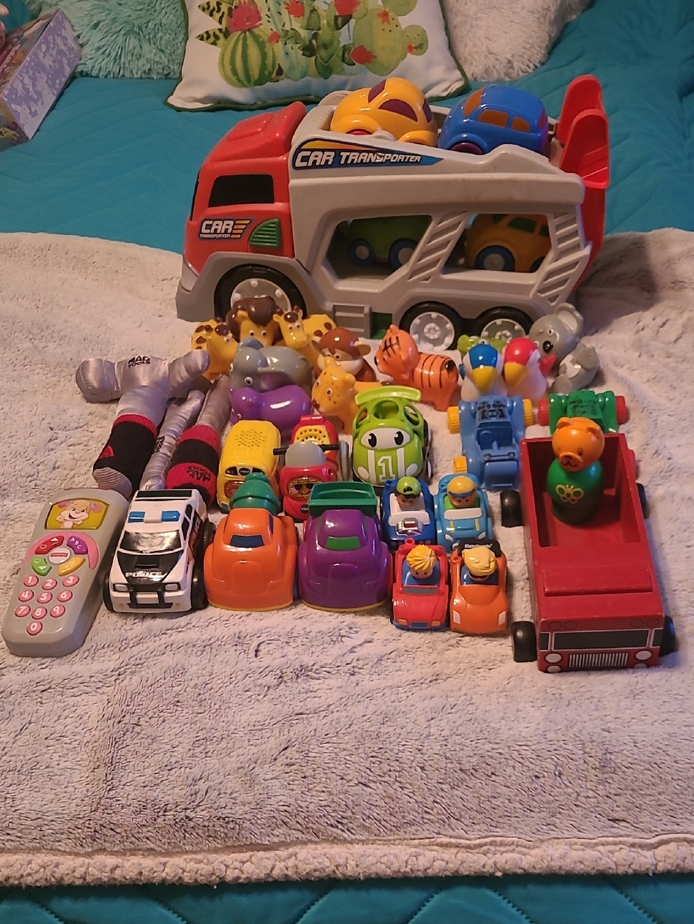 Kids Multi-Color Toy Vehicle Playset - Car Transporter and Assorted Cars